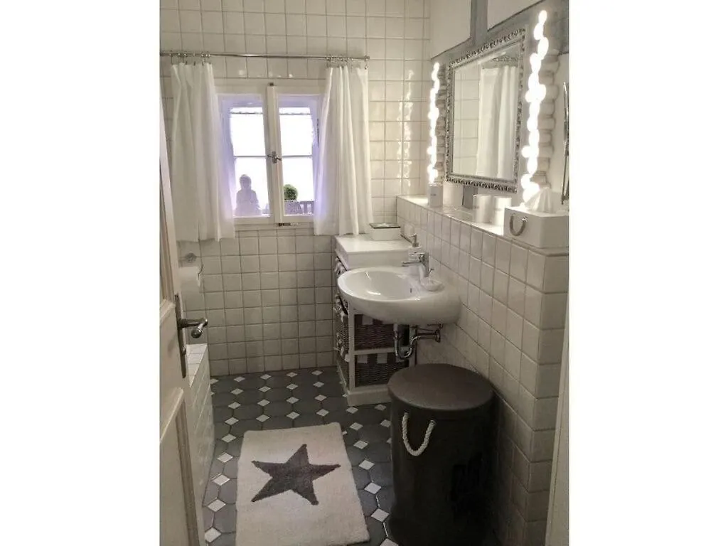 Appealing Apartment In Coburg