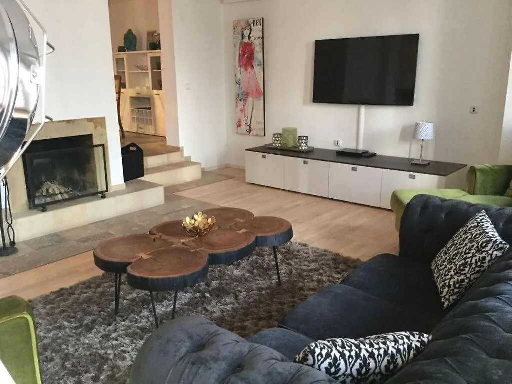 Appealing Apartment In Coburg