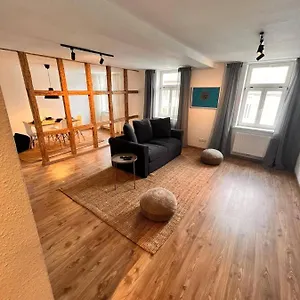 Center I Family I Business I Internet I Netflix Apartment