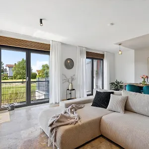 Max Mit Terrasse, Parkplatz Apartment
